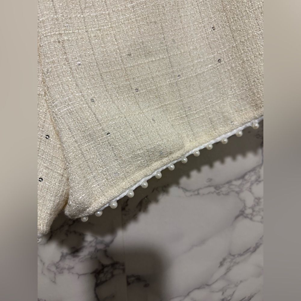 NEW Lush Pearl Hem Tweed Shorts Elegant Cream Women's Shorts Size M - Picture 7 of 10